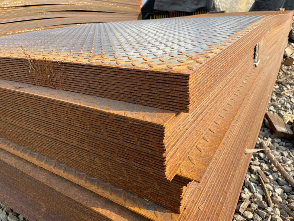 Thép tấm nhám 4 x 1500 x 6000
